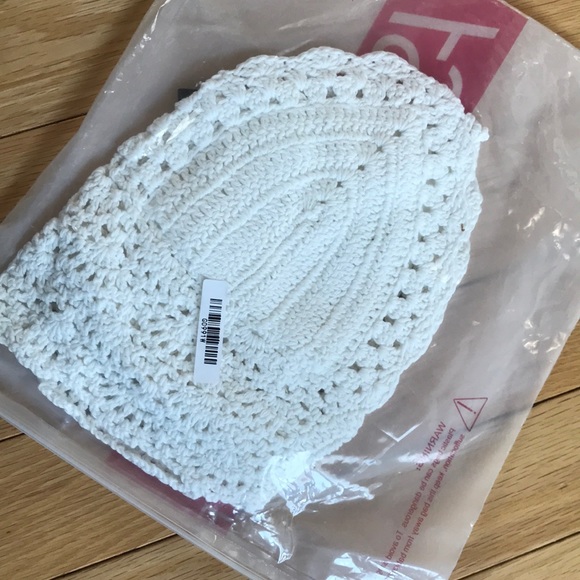 Cute 😍WHITE CROCHET BOHO STYLE CROP TOP - Picture 5 of 5